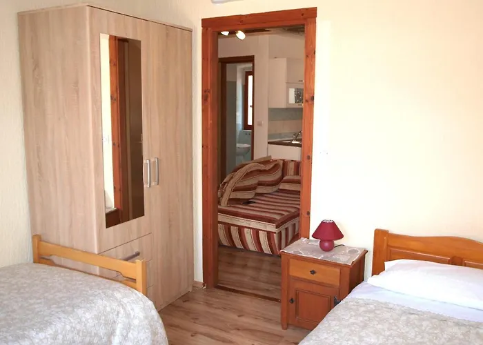 Apartment 52