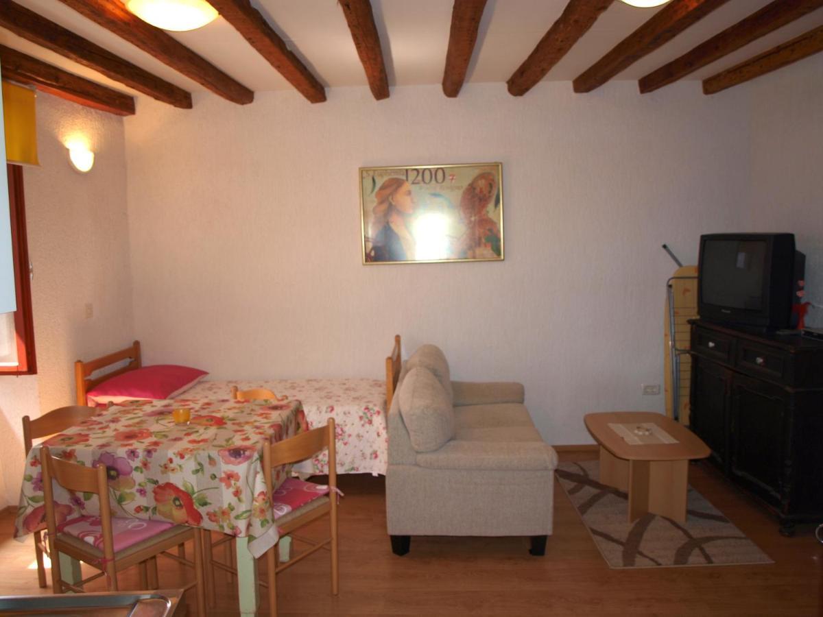 Apartment 52 *