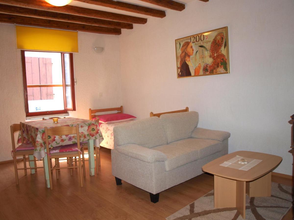 52 Apartament *